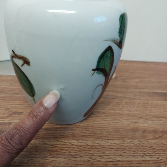 Vintage* Oriental Hand-painted Porcelain Ginger Jar - Picture 3 of 10